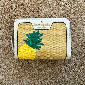 KATE SPADE PINEAPPLE SMALL WALLET